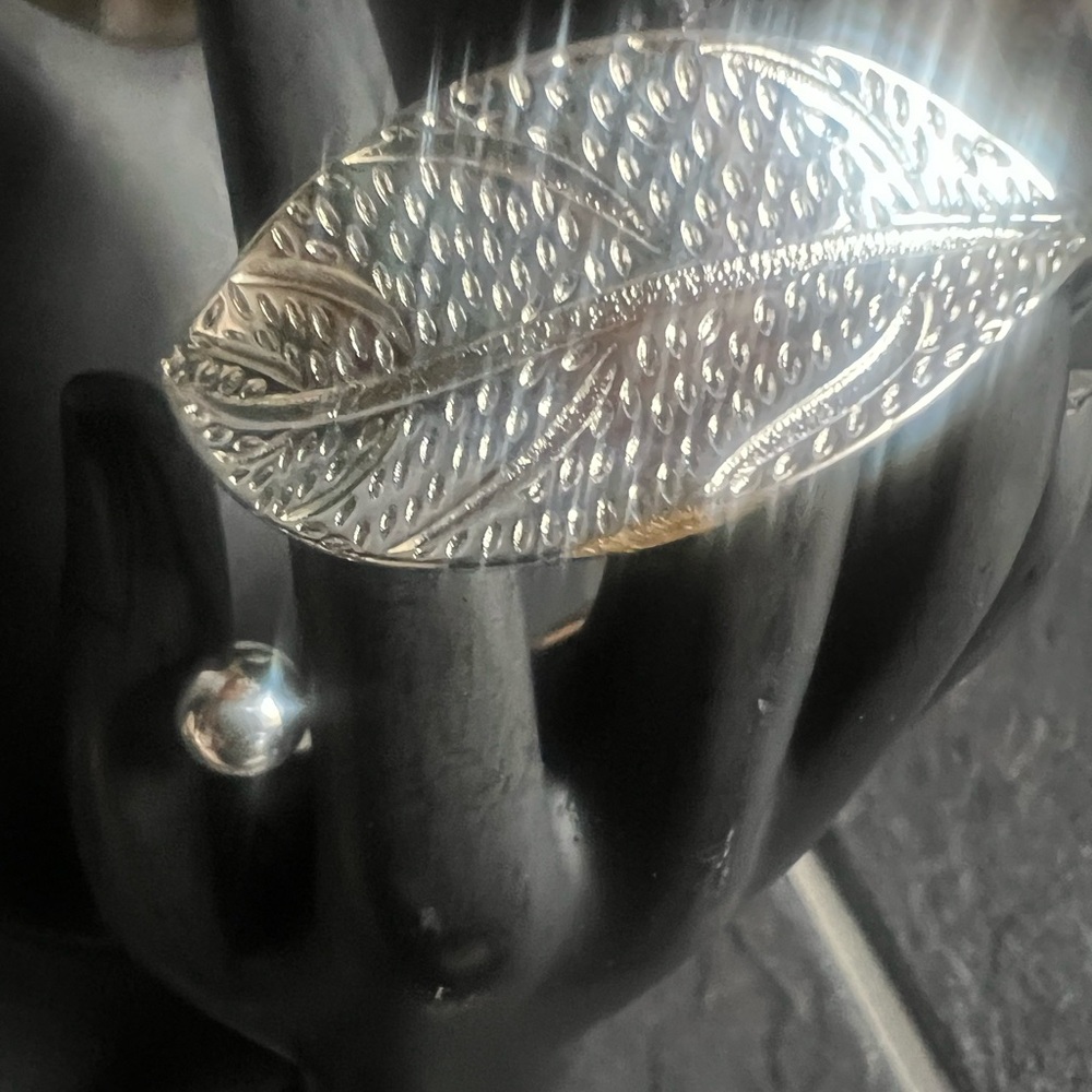 Silver Leaf adjustable bangle - Picture 7 of 16